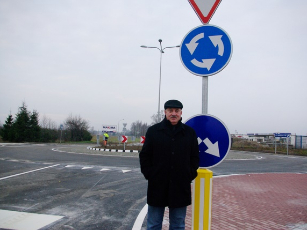 Sigitas Šeputis džiaugiasi naujuoju žiedu. / Simonos Pužaitės nuotr.