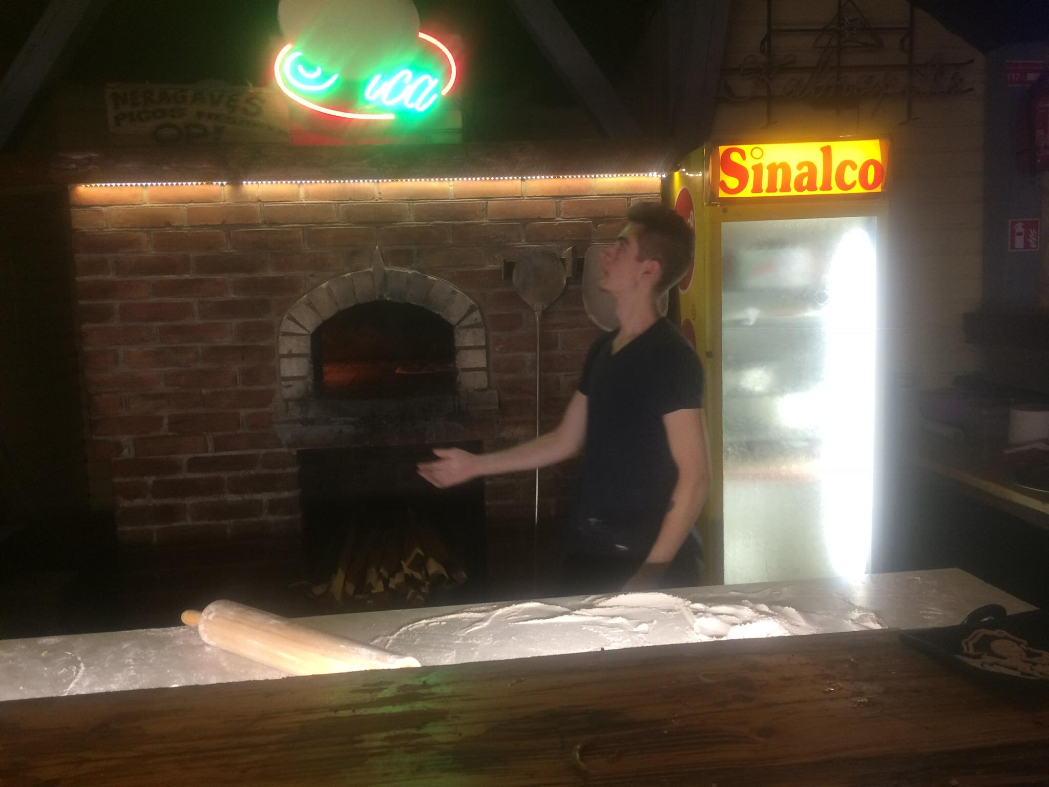 Matas – jau įgudęs picų kepėjas, jis dirbo ne tik Šilutėje, bet ir Šventojoje. 96824390 187901585680227_6839028291169419264_n