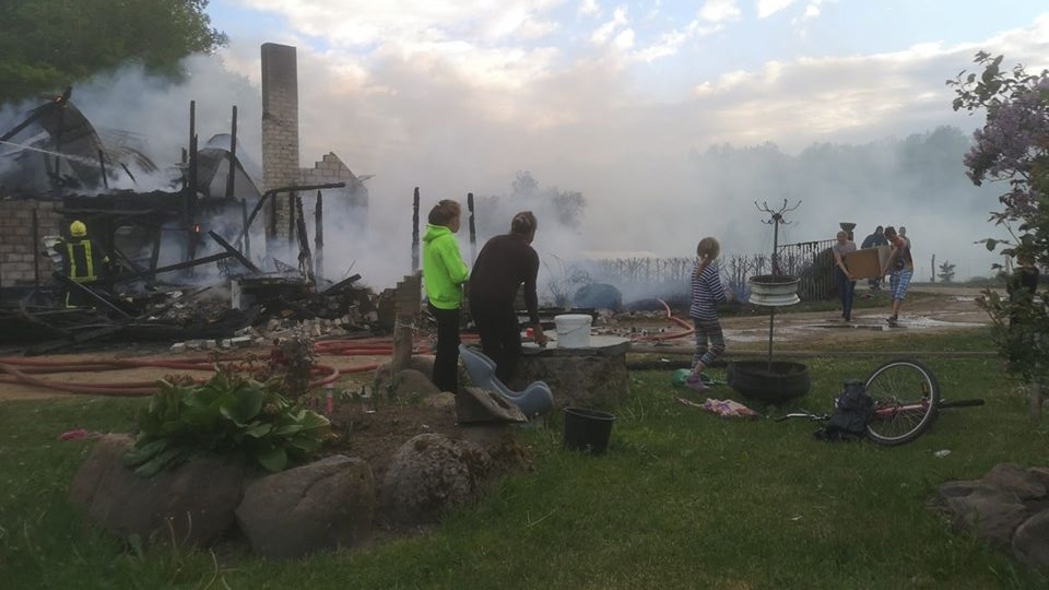 Šilutės rajono Kivylių kaime įsiliepsnojo drama ugnies pavidalu