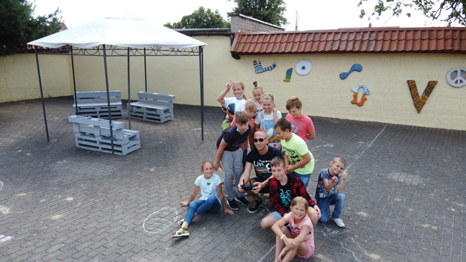 Šilutės biblioteka, dronai