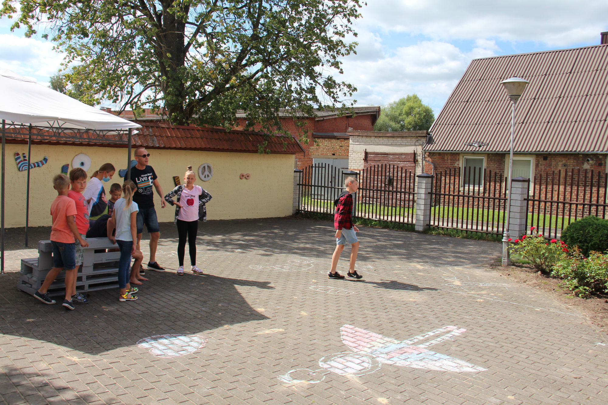 Šilutės biblioteka, dronai